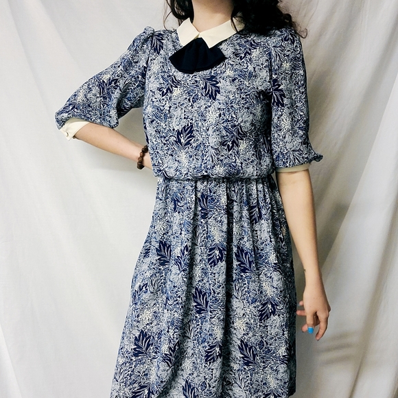 Blue and white dress - Picture 2 of 6